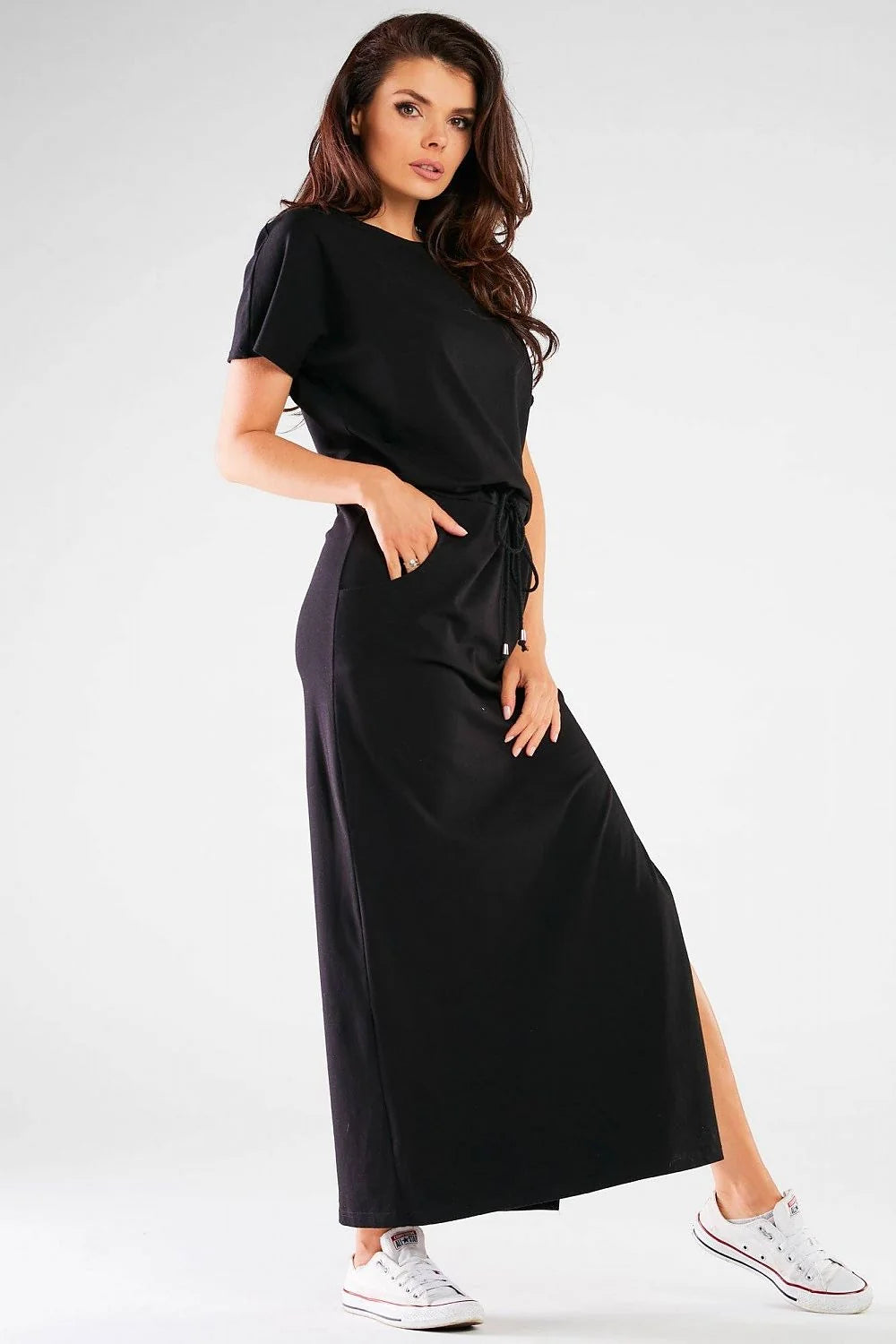 robe longue noire maxi jersey coton lycra été manches courtes encolure ronde ceinture cordon ajustable fente latérale poches pratiques décontractée