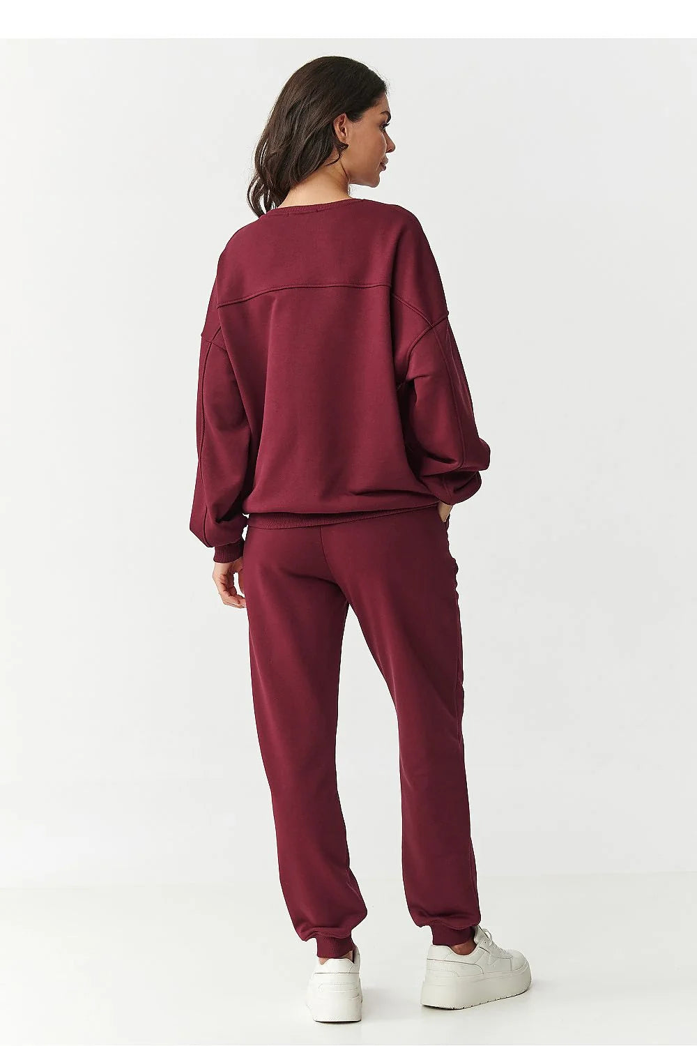survêtement femme bordeaux oversize sweat col rond logo brodé molleton doux manches tombantes pantalon jogging taille élastique chevilles côtelées confort