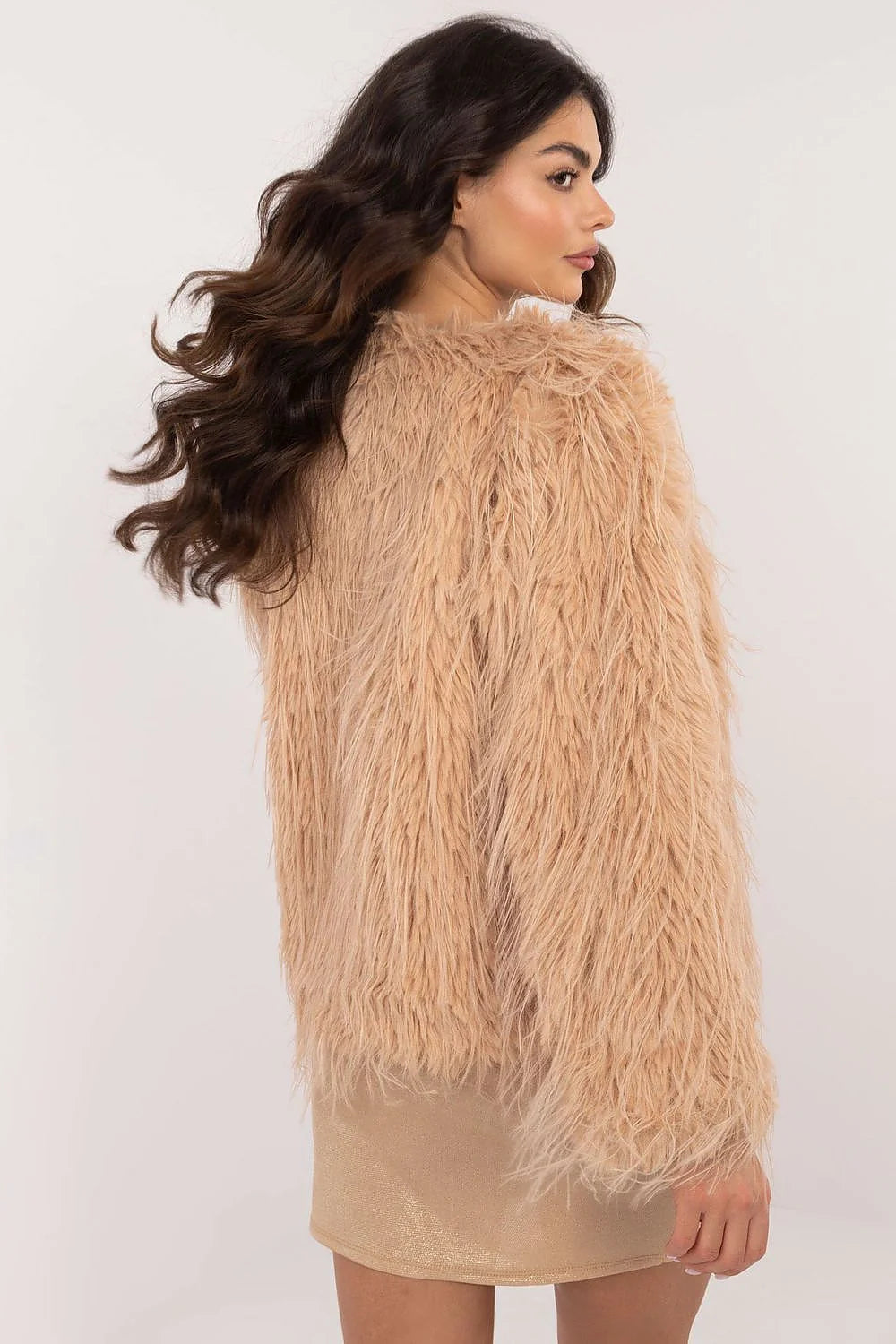 Veste en fausse fourrure beige clair longues manches ample coupe élégante Transitional automne hiver femmes