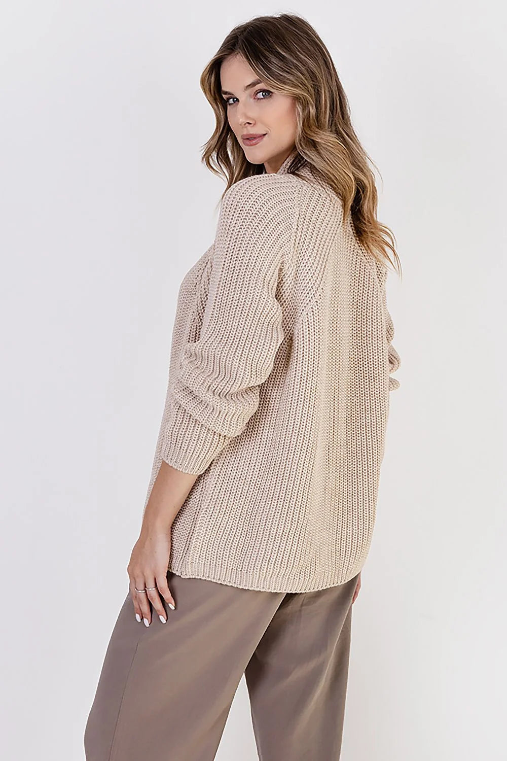 cardigan femme moderne classique ouvert épaules tombantes beige tricot maille épaisse col châle manches longues retroussables ample confort douillet