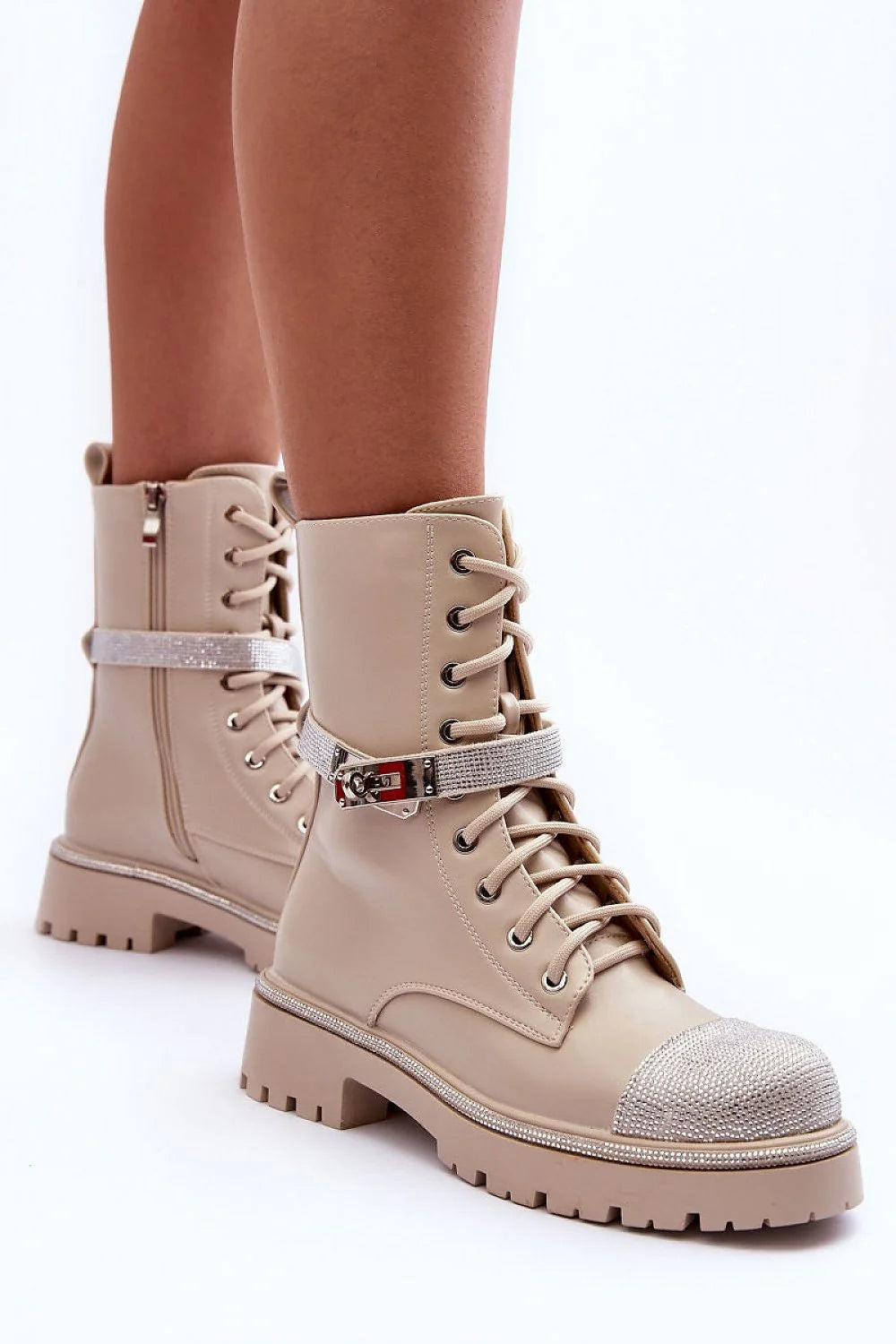 Bottines femmes style combat cuir artificiel strass beige argenté lacets fermeture éclair semelle crantée