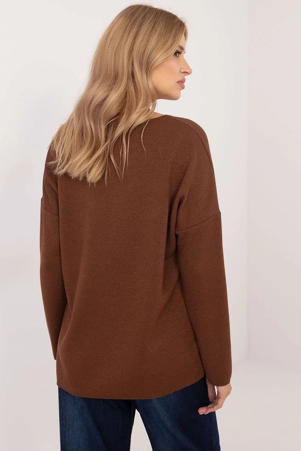 pull femme oversize col V maille texturé point riz marron chocolat manches longues tombantes coupe décontractée ourlet droit