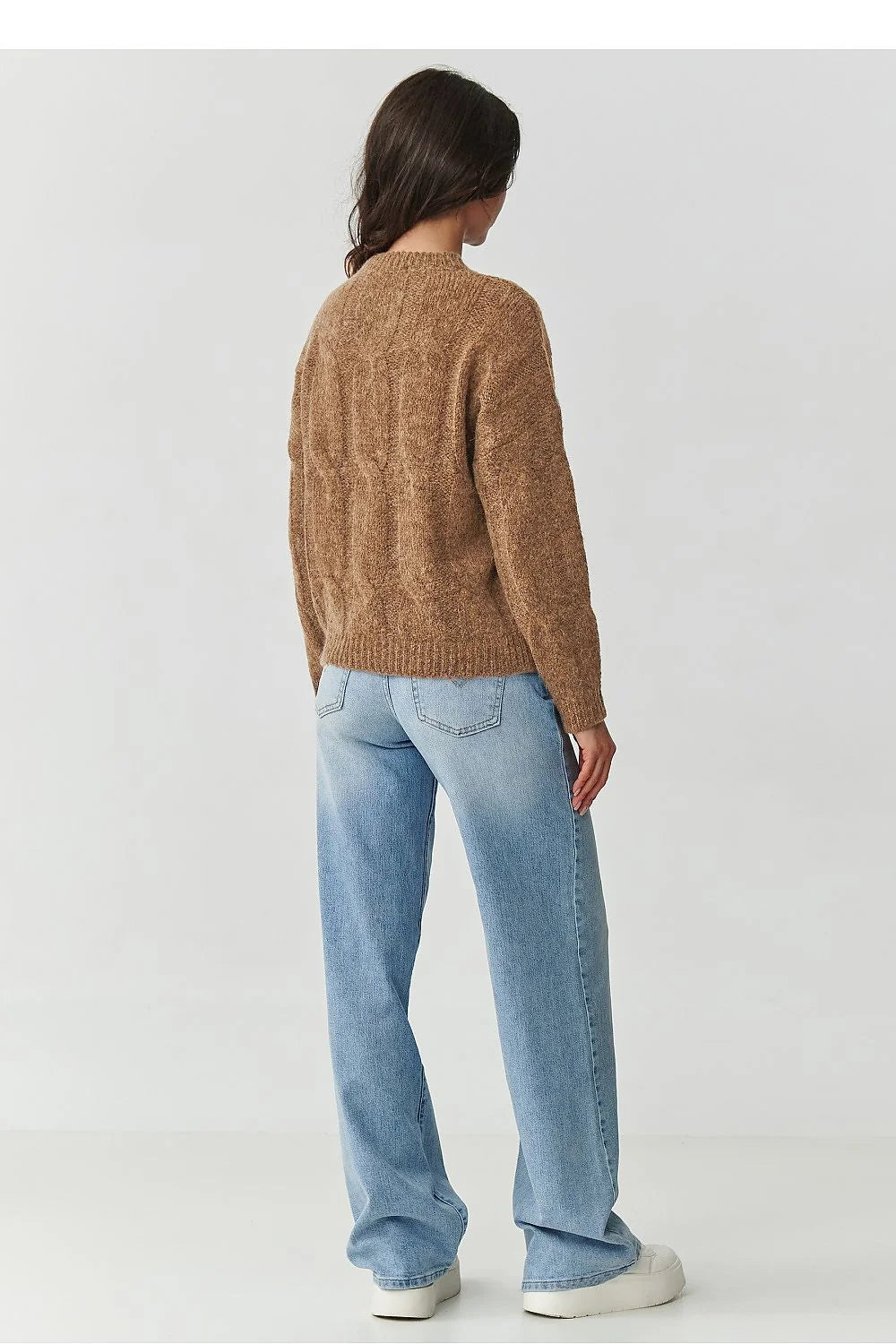 pull femme maille duveteuse camel col rond oversize ample manches longues tombantes tresse mohair laine acrylique polyamide côtelés chaleur confort