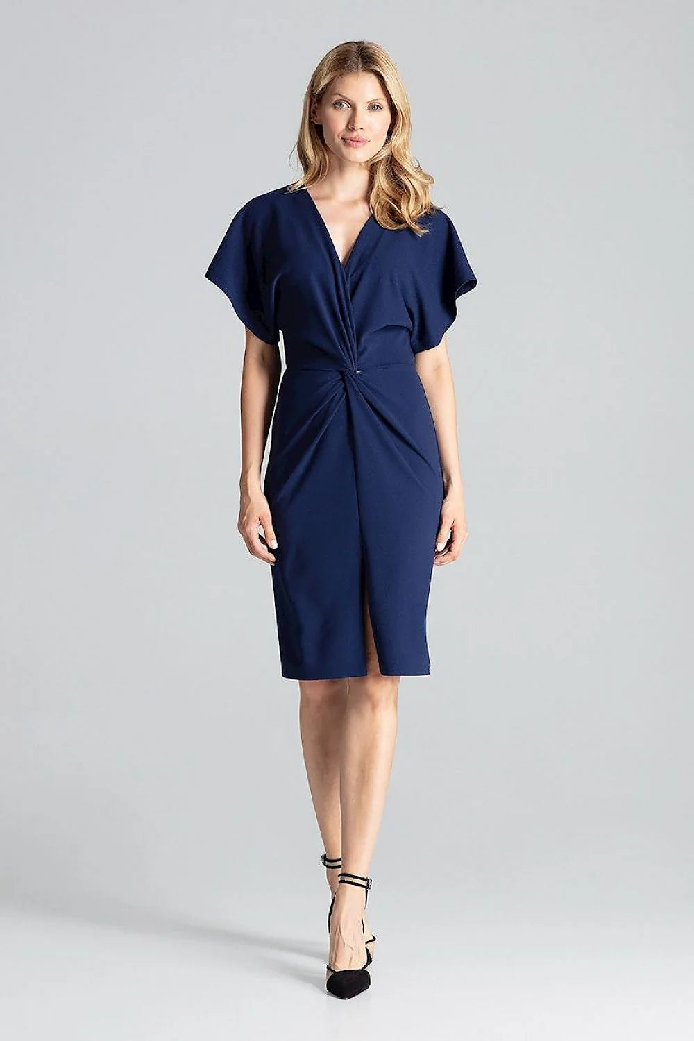 Robe élégante rouge en coton style kimono manches courtes fente avant femme moderne allure sophistiquée