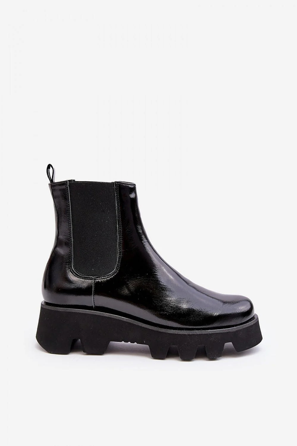 Bottines Chelsea pour femmes en cuir verni noir style moderne et sophistiqué talon bas semelle épaisse crampons maintien cheville confort quotidien