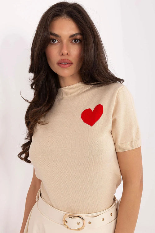 pull maille fine manches courtes col rond coupe ajustée beige crème extensible doux viscose polyamide coeur rouge intarsia