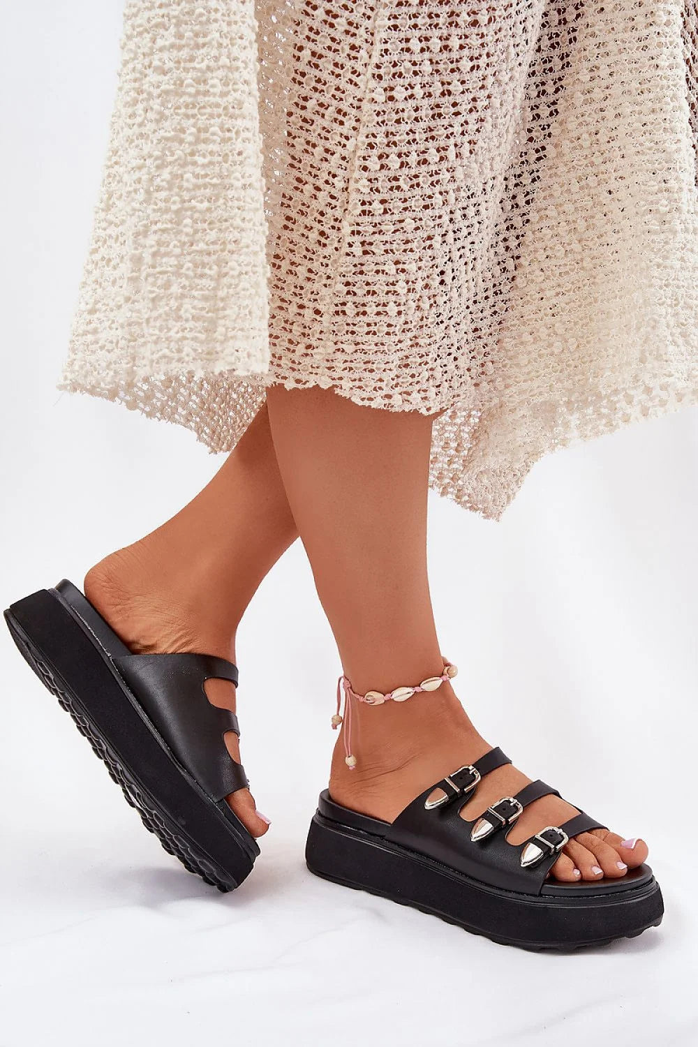 Sandales platesforme femmes cuir écologique noir straps réglables boucles argentées été confort style moderne