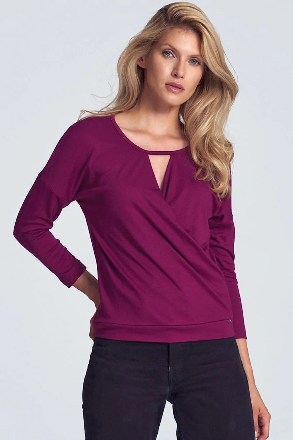 Haut féminin blanc en polyester viscose élégant manches longues encolure V pour look chic