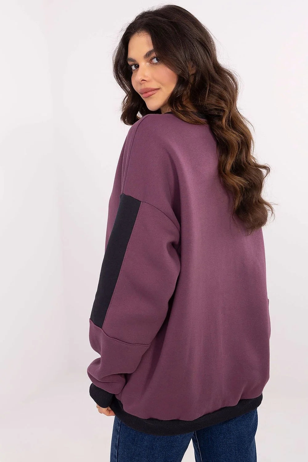 Sweatshirt féminin moderne décontracté couleur prune contrastes manches longues col rond doublure coton polyester