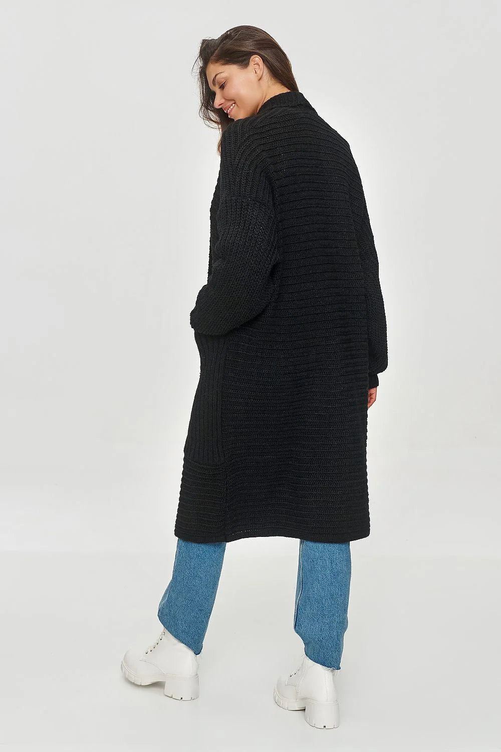 cardigan long oversize confortable élégant doux cosy noir femme maille épaisse côtelée col châle manches larges poches plaquées longueur midi