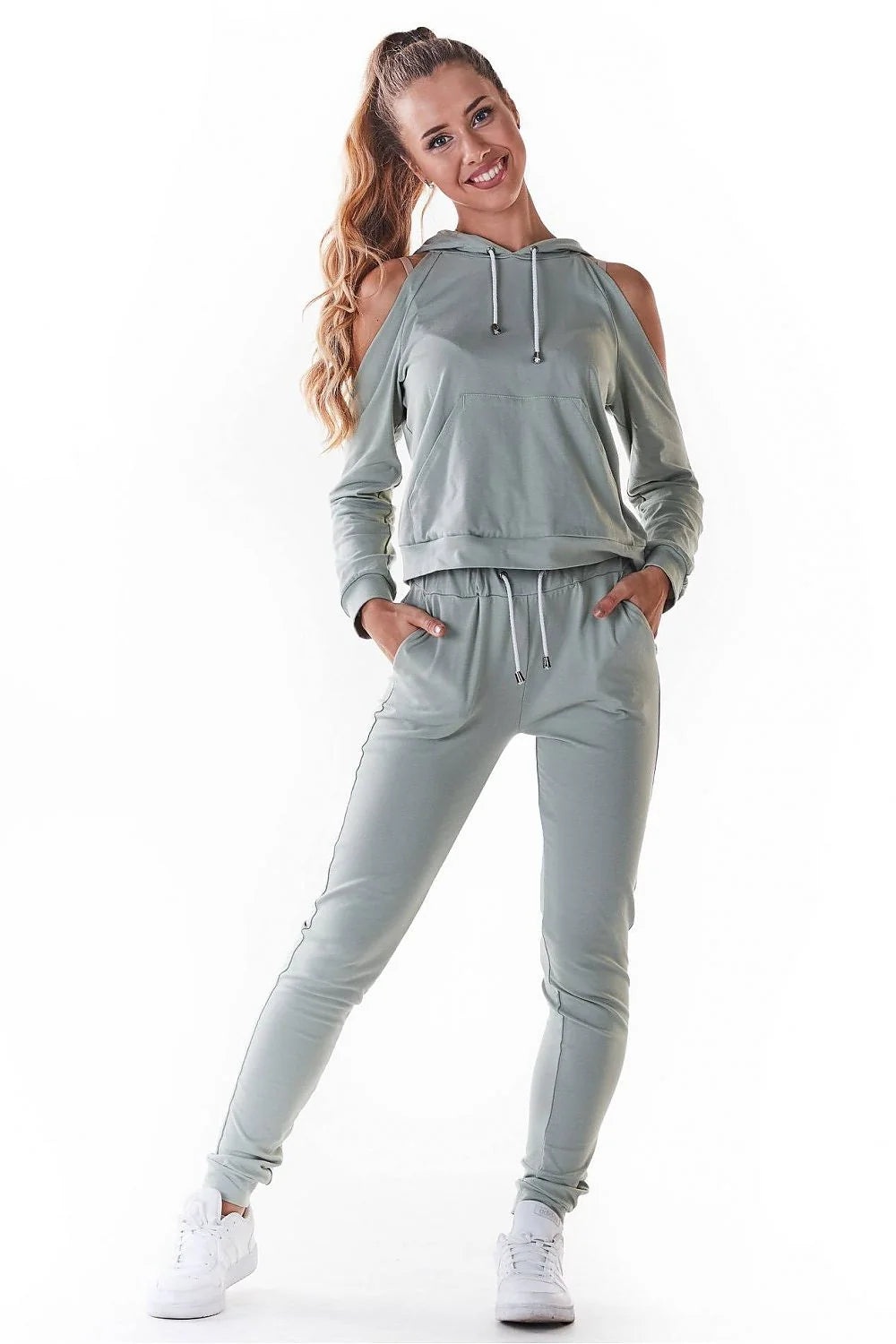 Ensemble jogging femme coton style décontracté chic confortable capuche poches ajusté maison ville