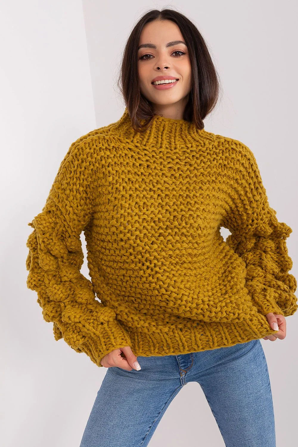 Pull tricoté pour femme jaune moutarde manches bouffantes texture épaisse style casual hiver 2023