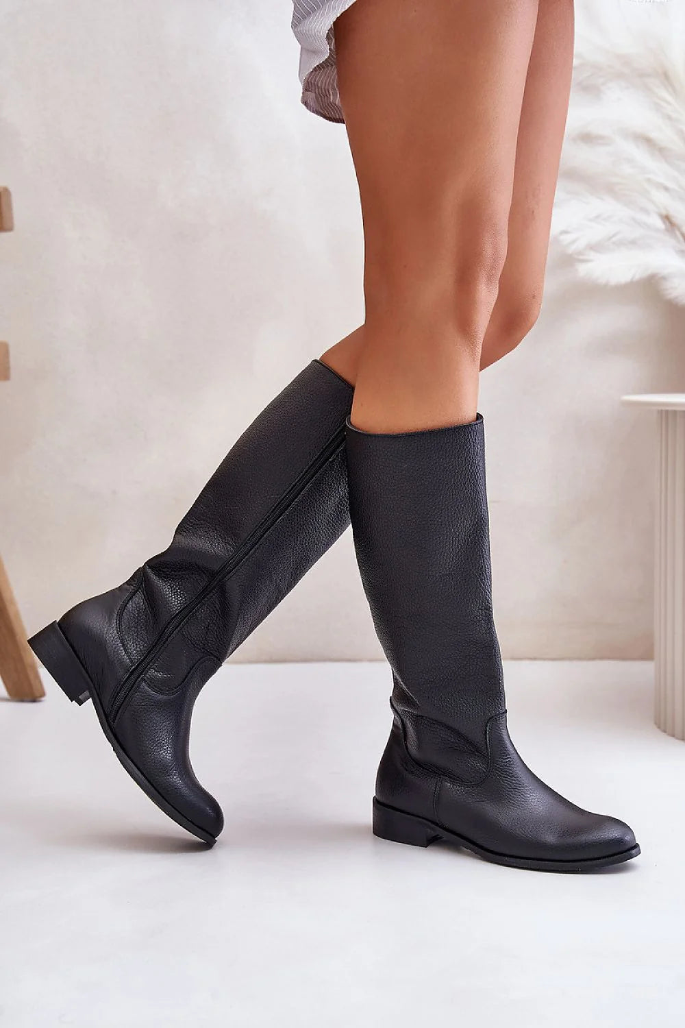bottes cuissardes équestres femme cuir véritable grainé noir tige37cm mollet ajustée bout arrondi talon plat semelle caoutchouc confort classique intemporel