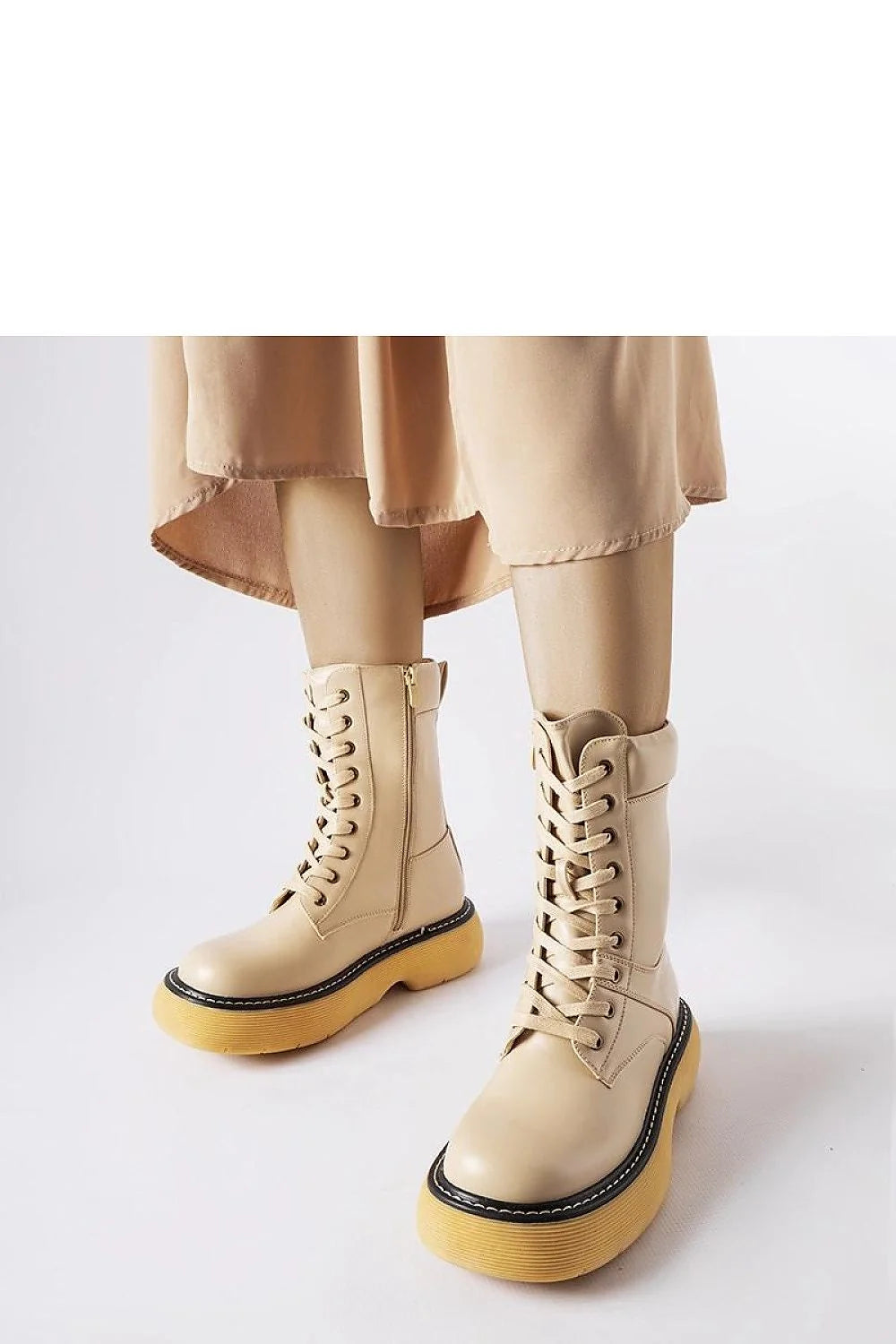 Bottines femmes design moderne ranger montante beige nude semelle épaisse moutarde confort style urbain décontracté