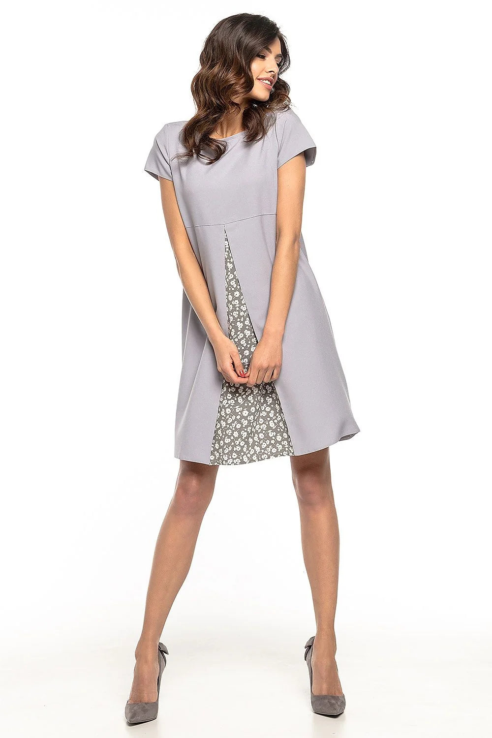 Robe de jour en coton floral élégante et confortable pour femmes actives et modernes au quotidien
