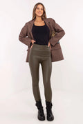 Ensemble mode femme veste carreaux marron blazer taille haute pantalon cuir vert olive bottines combat