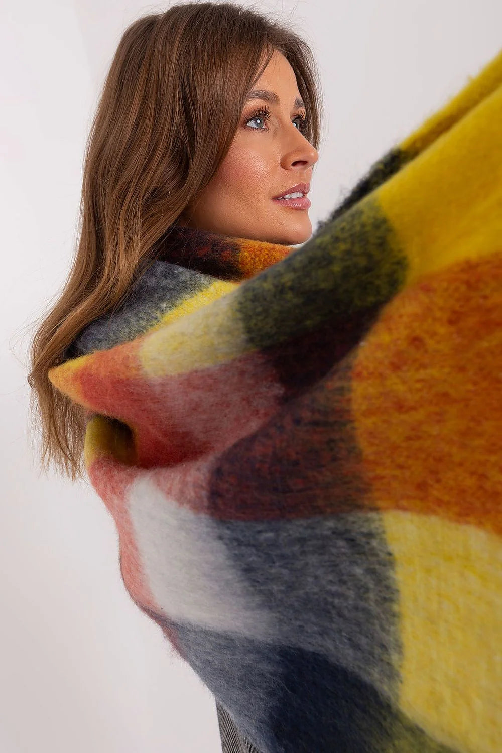 écharpe hiver femme carreaux multicolores laine douce franges tressées oversize large épaisse chaude cocooning multifonctionnelle châle plaid moderne élégant