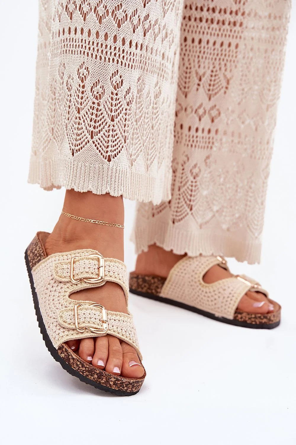 sandales mules femme bohème chic crochet beige brides réglables boucles dorées plateforme liège semelle crantée cuir suédé ergonomique chaîne cheville