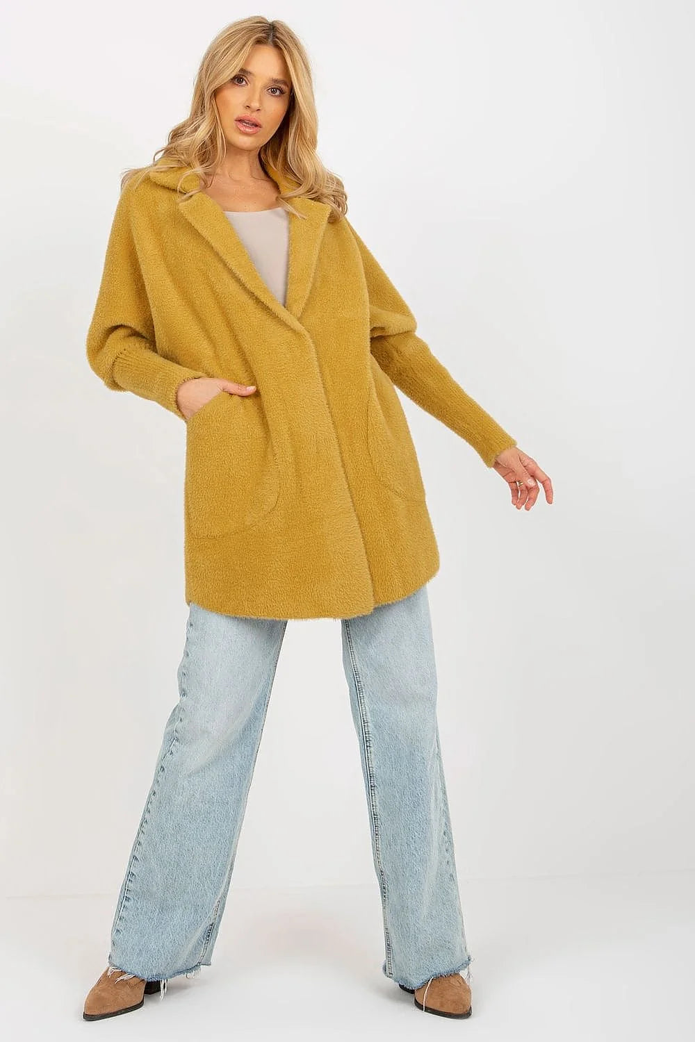 Manteau pour femme style décontracté moderne coupe ample col à revers couleur moutarde matière douce chaleureuse poches plaquées