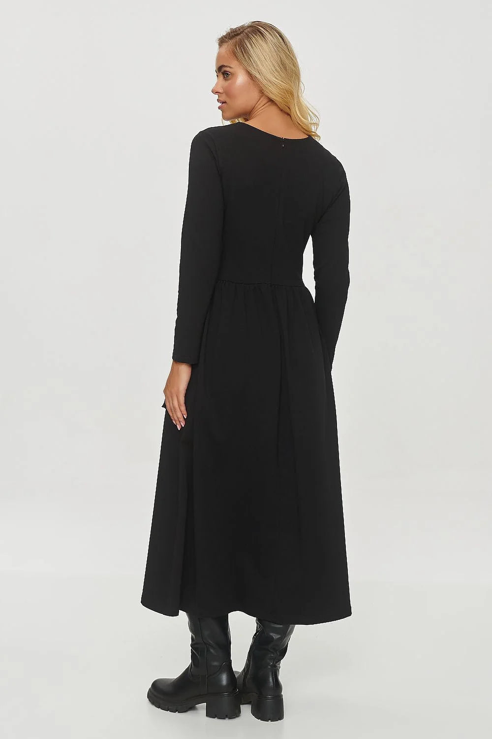 Robe longue noire Makadamia manches longues taille ajustée design épuré poches intégrées femmes occasionnels