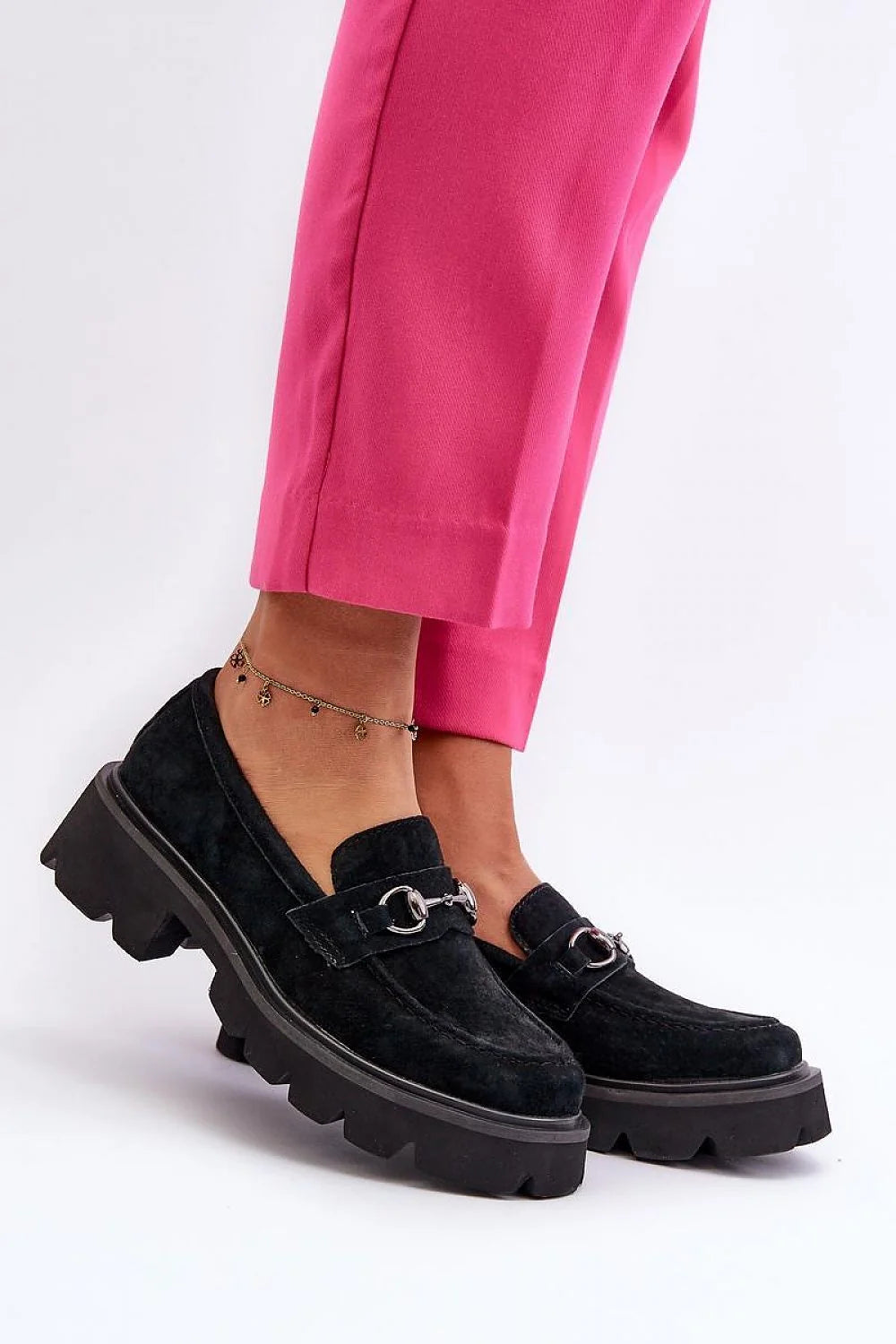Moccasins pour femme en cuir suédé, style moderne, confortable, semelle épaisse, talon bas, design épuré, occasion versatile, Vinceza