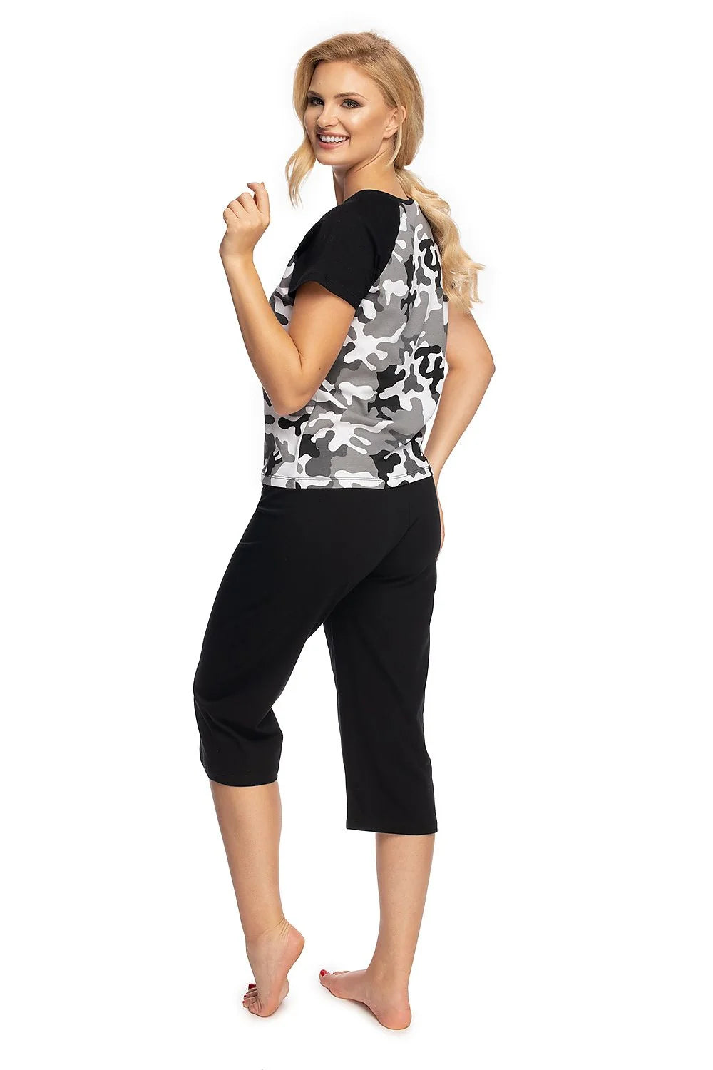 Ensemble pyjama femme coton camouflage moderne confortable manches courtes pour détente à la maison élégante