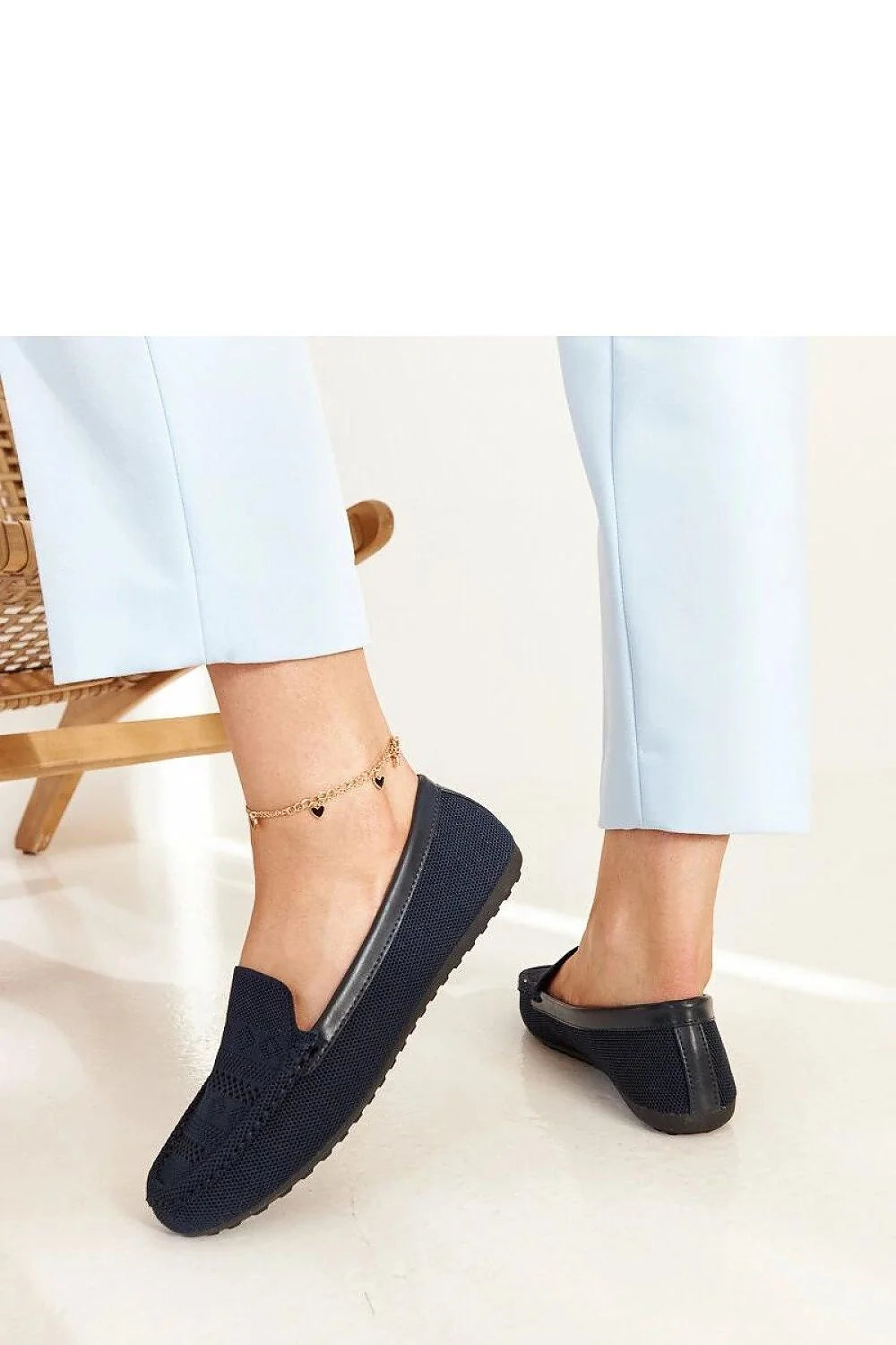 Mocassins femme design moderne bleu marine tissu confortable coupe épurée semelle plate occasion quotidienne