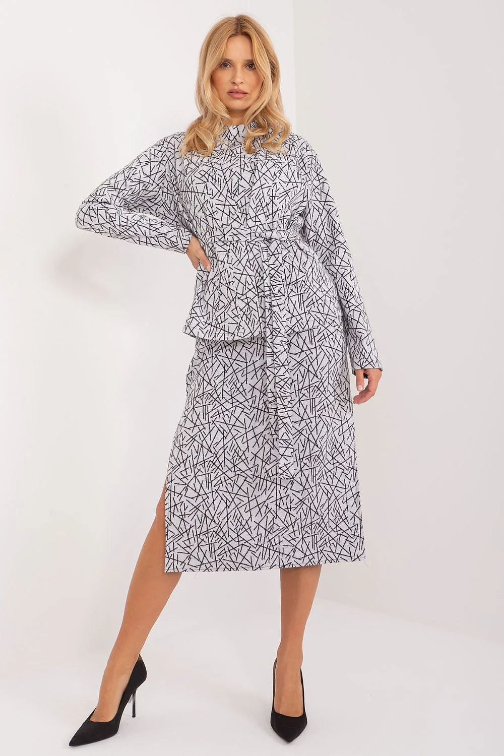 Robe élégante pour femme style moderne motif abstrait noir et blanc coupe ajustée manches longues ceinture incluse