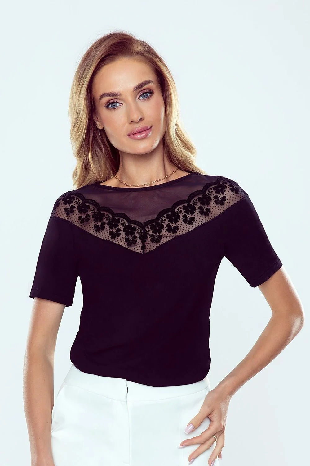 Chemisier féminin élégant en tulle et dentelle floral noire manches courtes encolure transparente Pologne