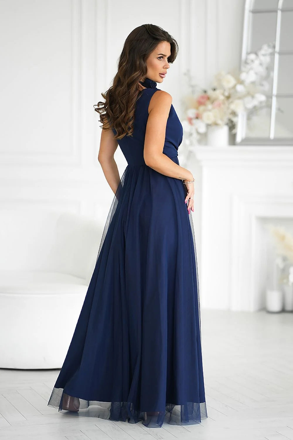Robe de soirée élégante longue sans manches bleu marine col V décoration florale taille ajustable femme