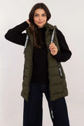 Veste sans manches doudoune, vert olive, design moderne, coupe ajustée, capuche intégrée, poches zippées, style urbain, imperméable, chaud, automne-hiver, New York, fashion