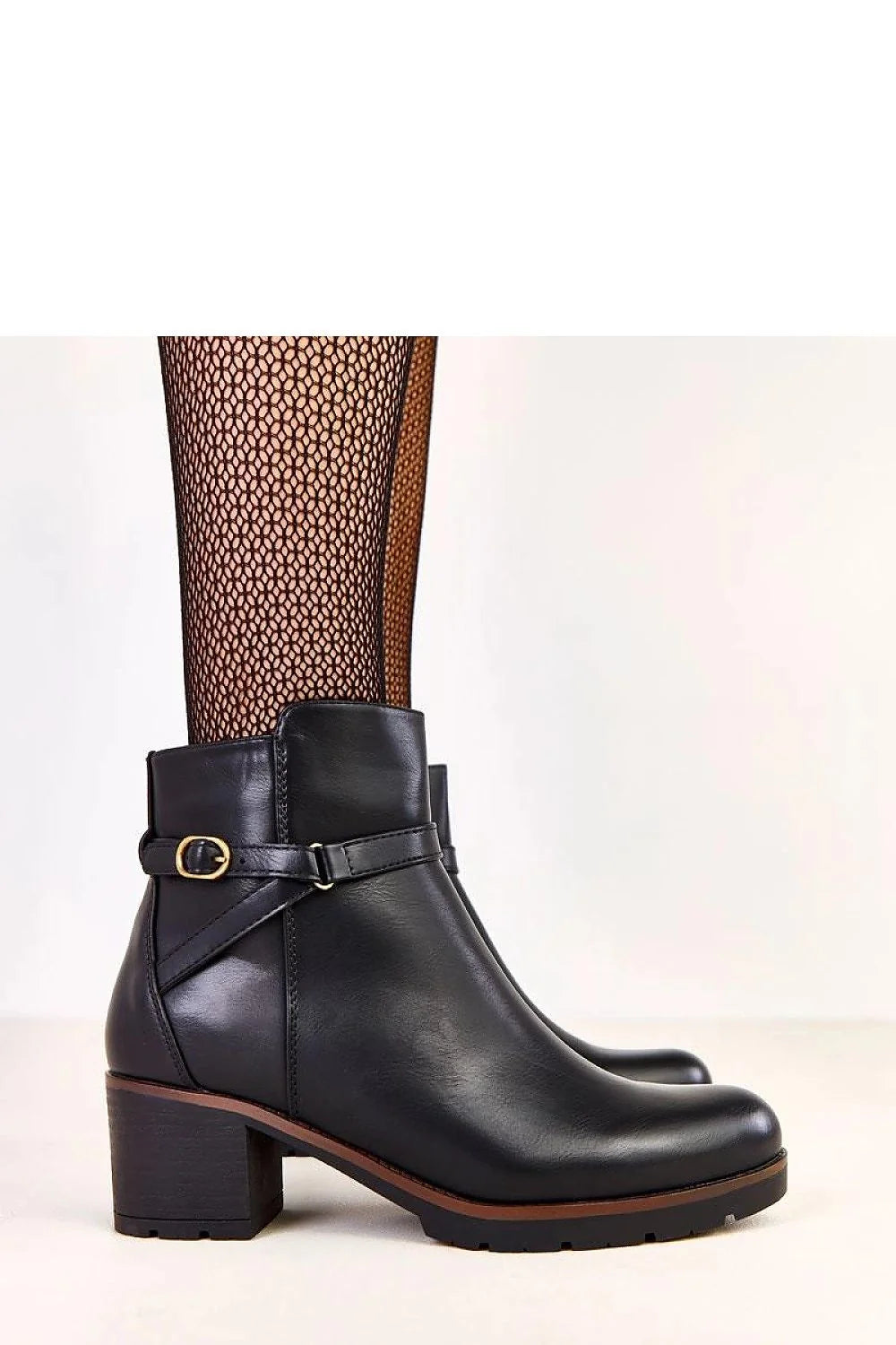 bottines cuir écologique noir cheville haute bout rond bride décorative boucle métal fermeture zippée talon bloc semelle crantée