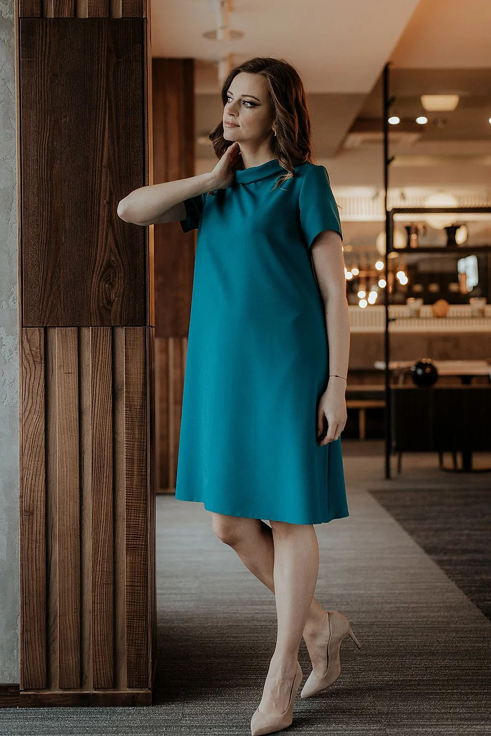 Robe de jour élégante A-ligne manches courtes col bateau couleur bleu turquoise femme polyester élasthanne occasion polyvalente