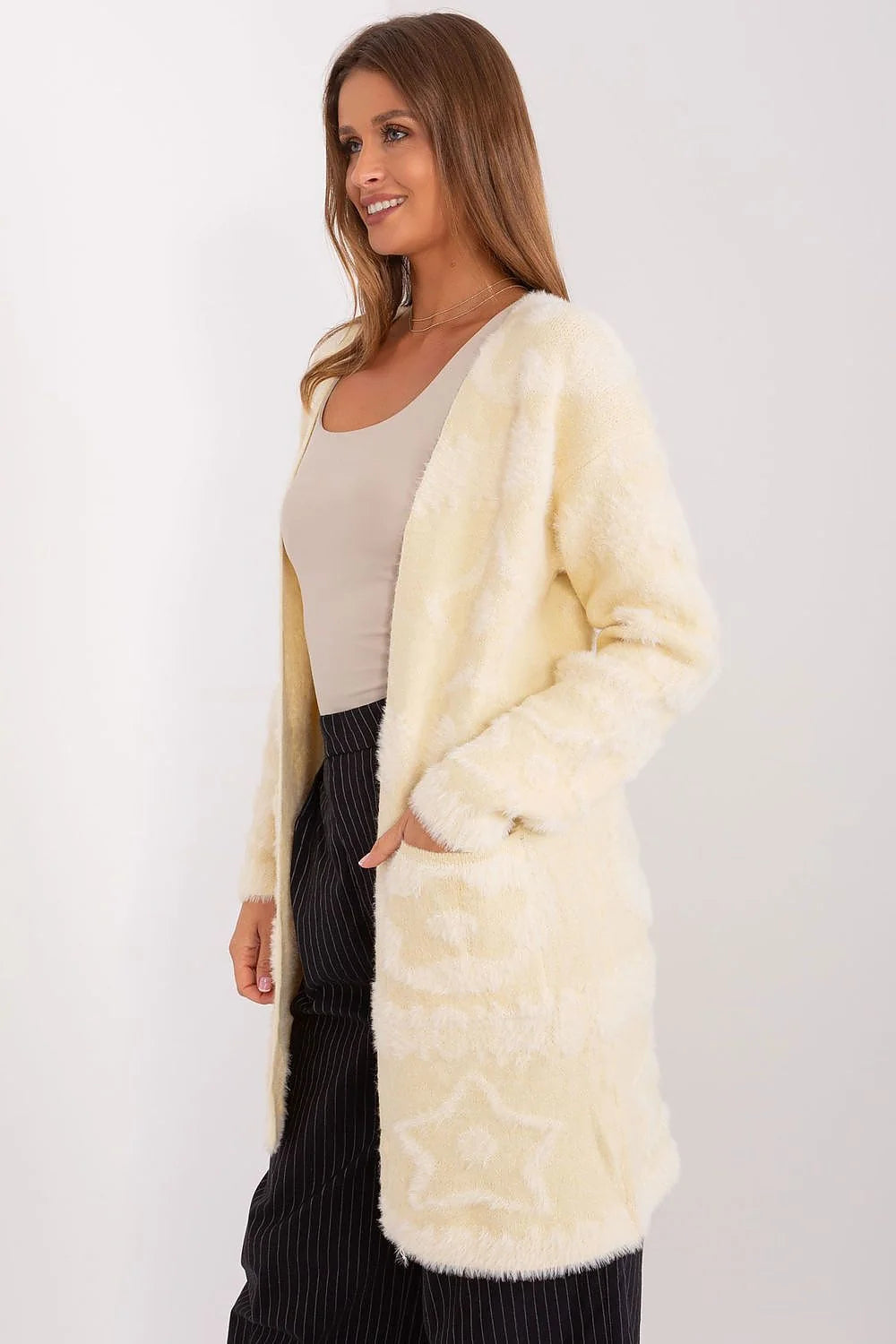 Cardigan pour femme longue élégant style casual sans fermeture matériau doux texture variée manches longues poches pratiques