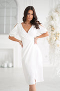 Robe de cocktail élégante longueur midi encolure V manches fendues style minimaliste blanc tissu fluide femme