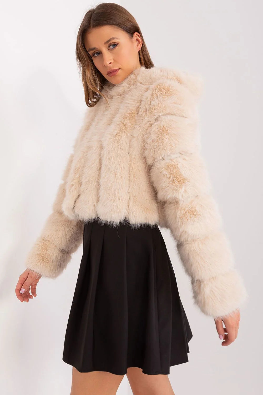 Veste fourrure synthétique élégante beige clair longues manches Coupe courte polyvalente femme occasionnels soirées