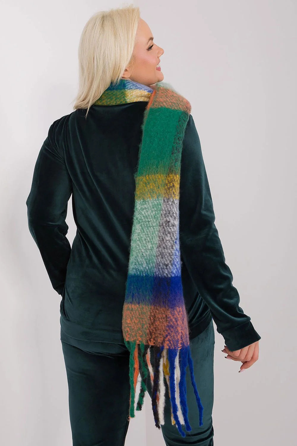 écharpe longue multicolore rayures larges franges velours pelucheuse moelleuse oversize épaisse chaude texturée casual chic femme