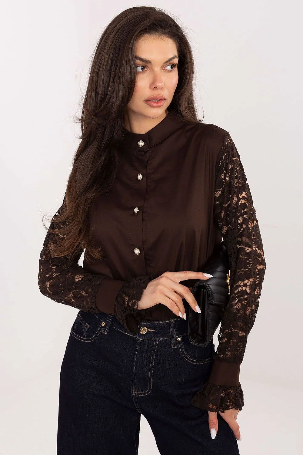 chemise femme manches longues dentelle florale col mao boutons nacrés satinée marron chocolat ajustée élégante chic raffinée