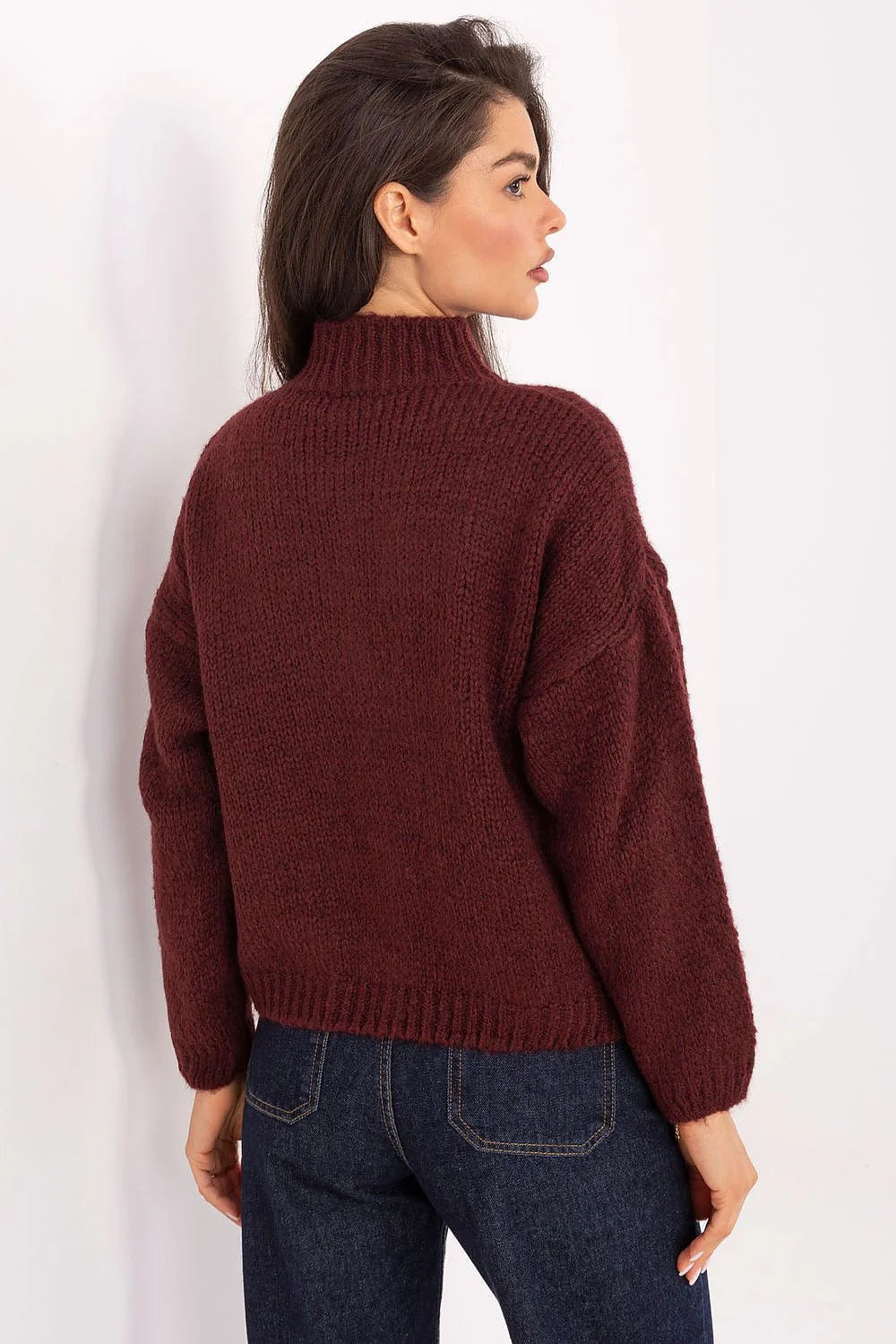 cardigan femme bordeaux grosse maille col montant coupe courte manches ballon fermeture boutonnée gros boutons dorés martelés poches plaquées moelleuse
