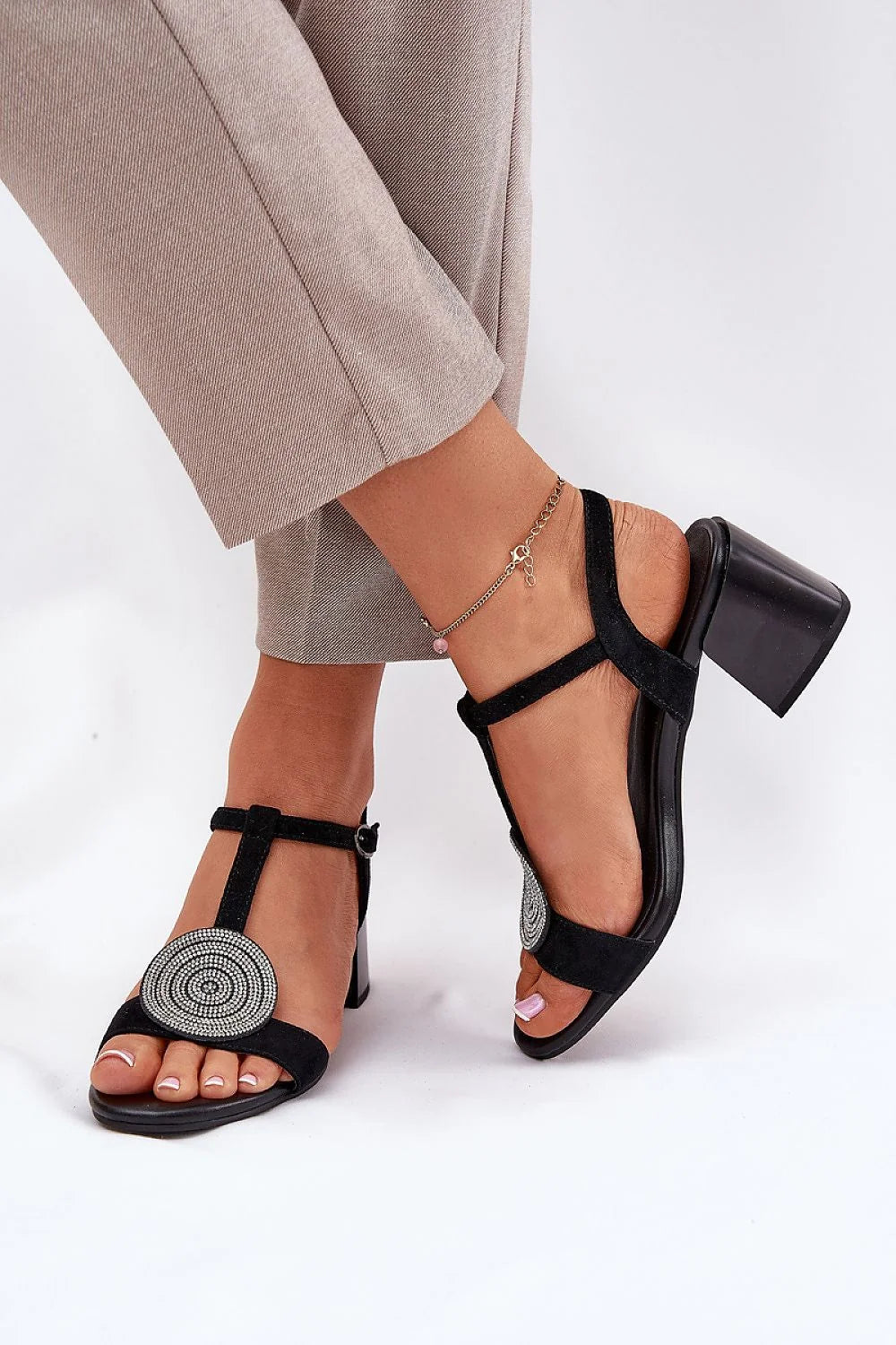 Sandales élégantes femmes talon carré cuir naturel ornement perles strass ajustables occasion spéciale robe pantalon