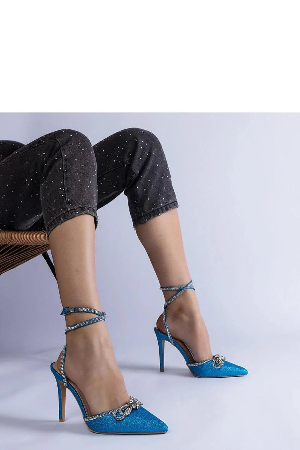 escarpins Solea bleu turquoise pailleté satin bout pointu talon aiguille haut lanières strass nœud réglable cheville semelle beige coussinée élégants