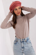 Béret pour femme rose poudré matière douce style intemporel design traditionnel avec antenne acrylique coton cachemire
