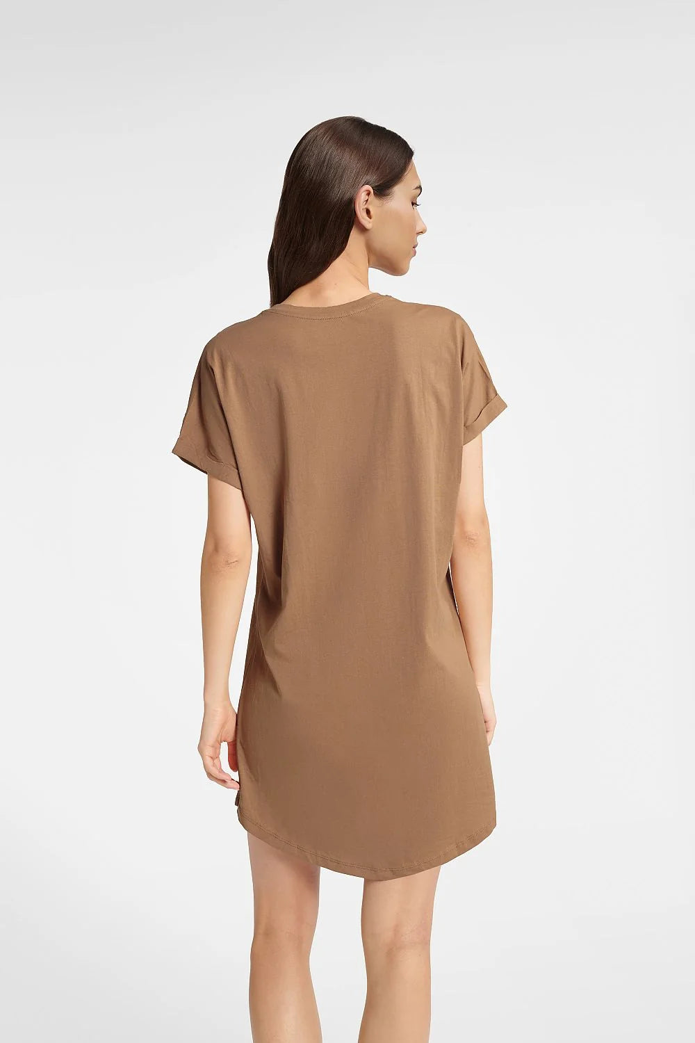 Chemise de nuit Henderson en coton biologique style décontracté manches courtes couleur caramel inscription LOVE détail leopard femme