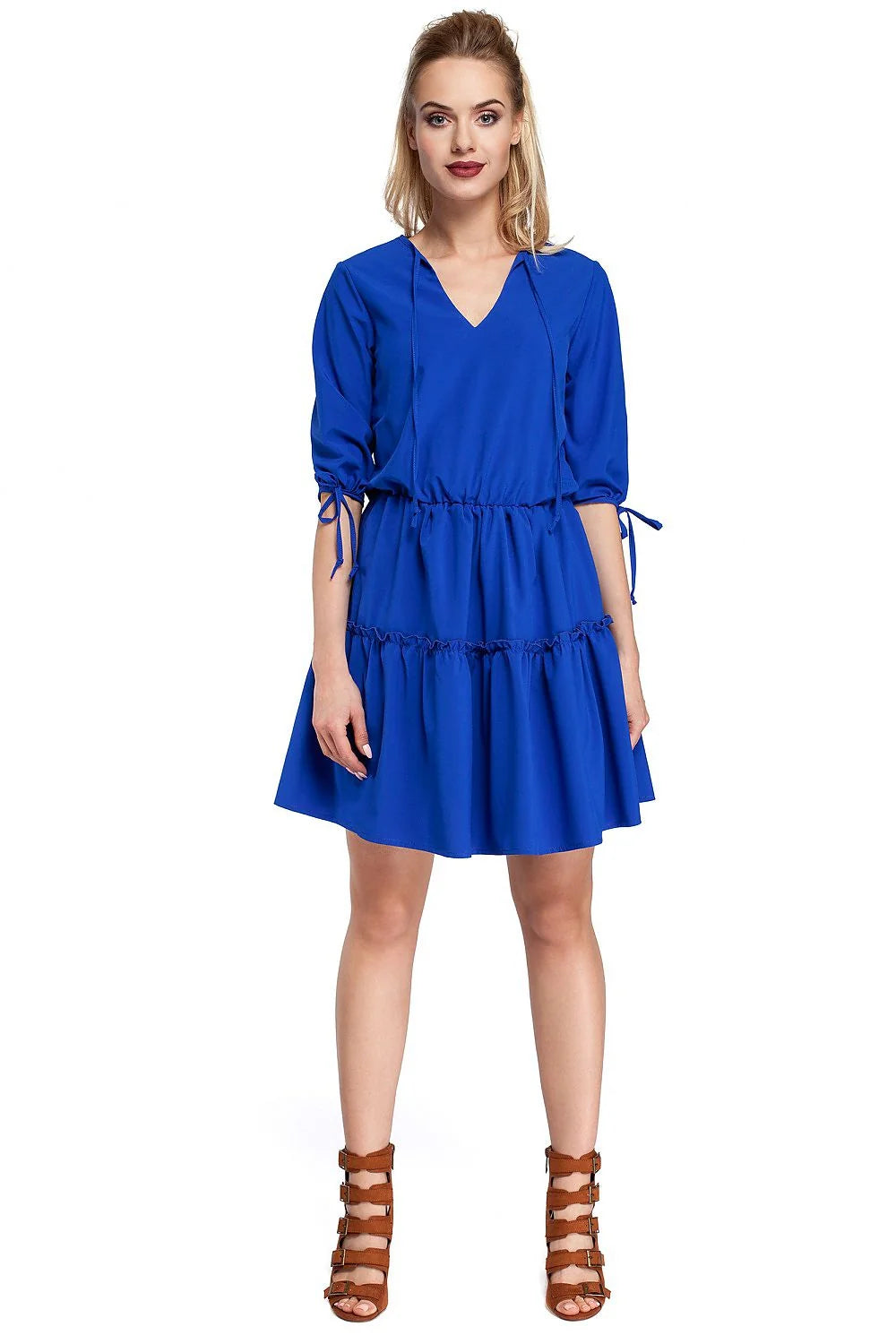 Robe évasée en tissu léger bleu marine chic et décontracté pour femmes modernes et élégantes