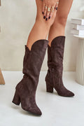 bottes femme ecoluxe suedine marronfonce taloncarre talon9cm tige32cm pointearrondie fermetureeclairlaterale couturessoignees doubluretissu semelleinterieure tissu rembourrageconfortable elegante moderne urbaine western