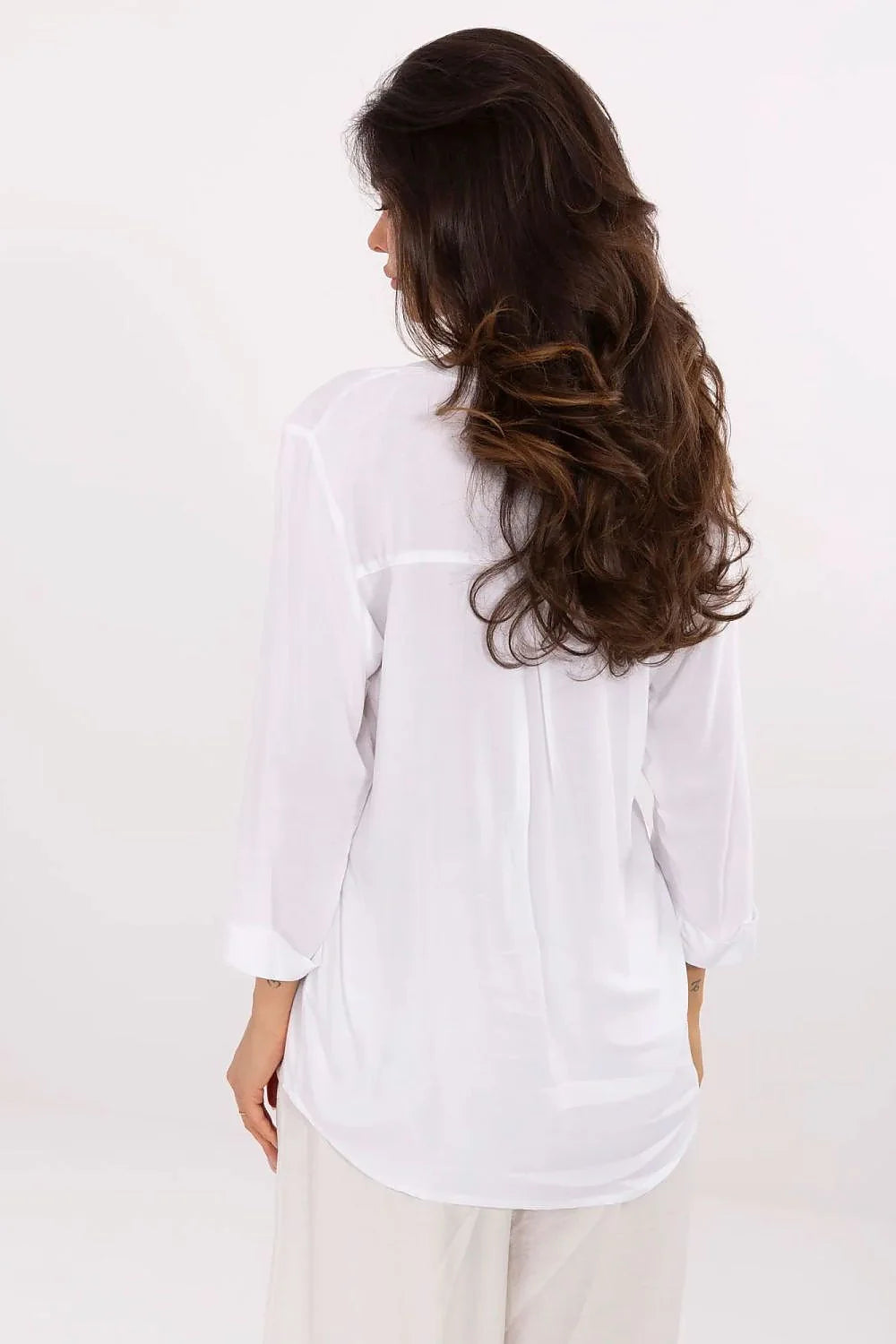 chemisier Sublevel viscose écologique fluide léger doux respirant col V manches troisquarts ample pli central poignets boutons finition blanc minimaliste
