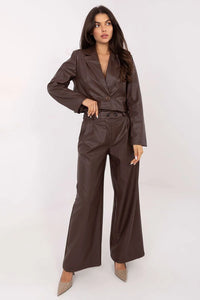 pantalon femme simili cuir écologique marron chocolat brillant lisse taille haute palazzo jambes larges poches latérales zippé boutons rembourré confortable