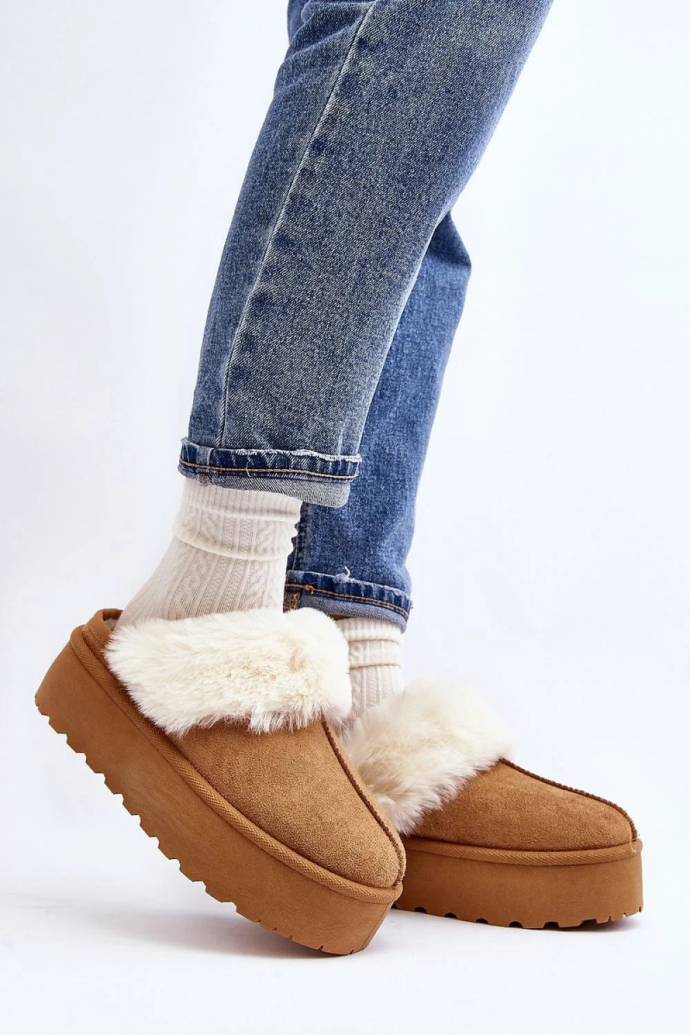 mules plateforme ecosuede fourrure synthétique crème camel pelucheux bout arrondi semelle crantée marron épaisse antidérapante chaude confortable cosy
