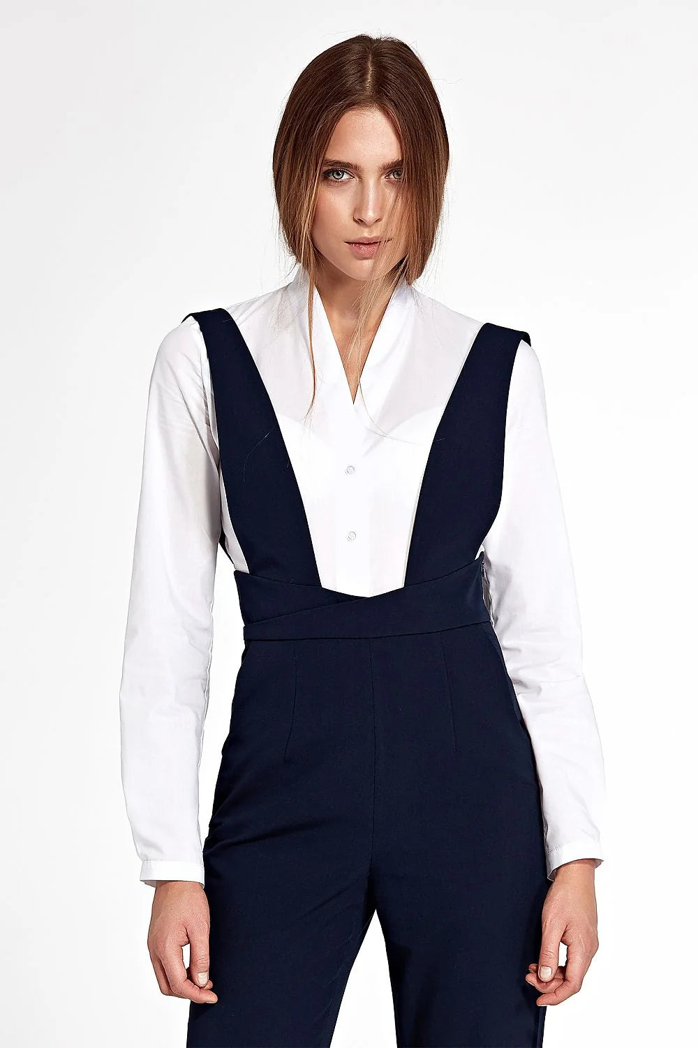 body chemise blanche manches longues col V discret ajustée coutures princesse boutonnage devant pressions entrejambe extensible tissu lisse bureau superposition