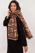 Écharpe pour femmes design géométrique en viscose et laine, tons brun et beige, style élégant et décontracté, taille ample, finitions soignées, accessoire hiver chic